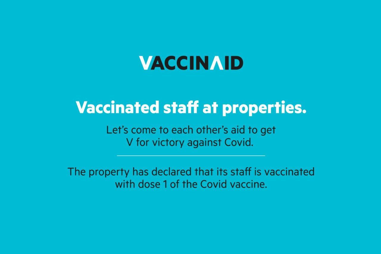 Vaccinated Staff- Oyo Flagship 60526 Five Star Grand シャムシャバード エクステリア 写真